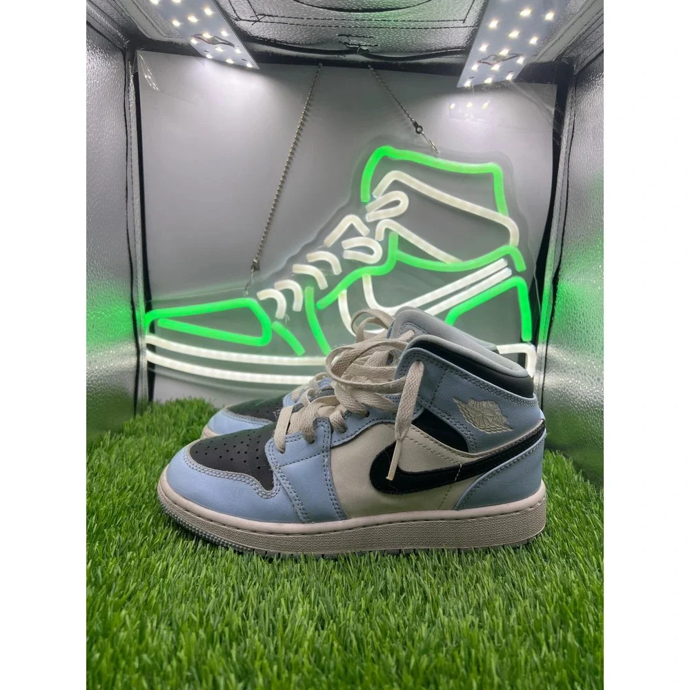 Nike Air Jordan 1 Mid GS Ice Blue University Blue‎ Black- Size 3.5Y 555112-401